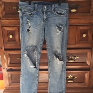 American Eagle Low Rise Jean Capris!